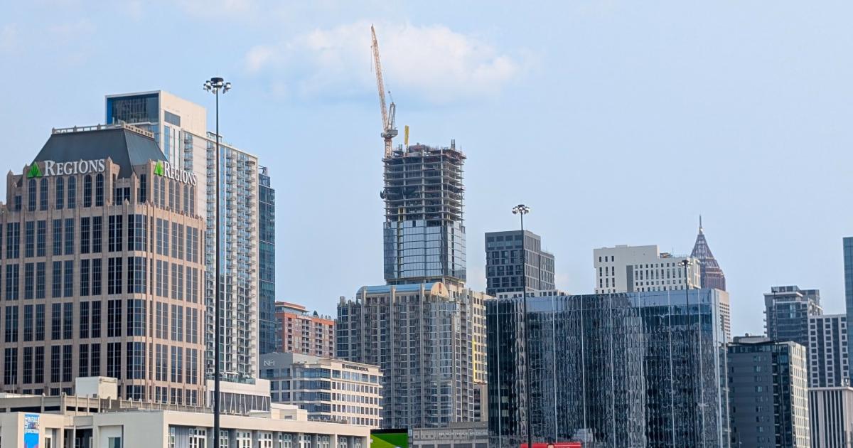 Crane Watch: True Atlanta skyscraper makes mark over points